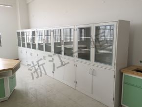 通用技術(shù)教室通用技術(shù)器材室