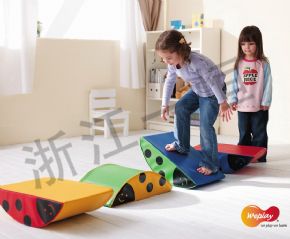 攀爬鉆類森林派對