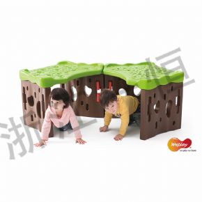 攀爬鉆類玩轉(zhuǎn)樹洞