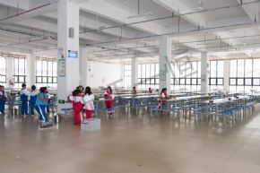 多功能教室學(xué)生食堂